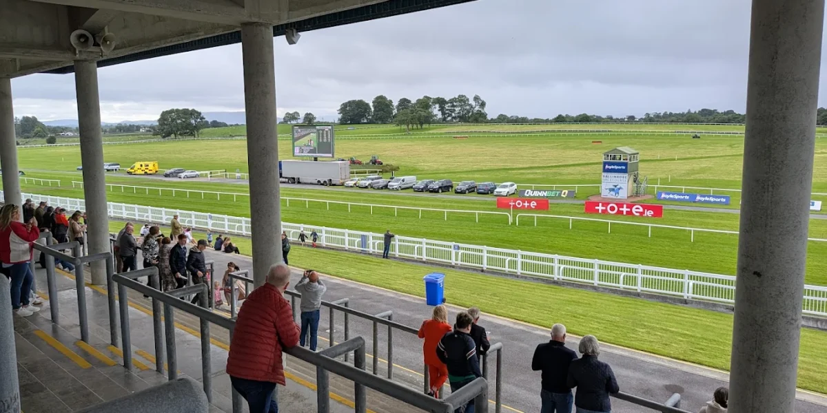 Racing-at-Ballinrobe.webp