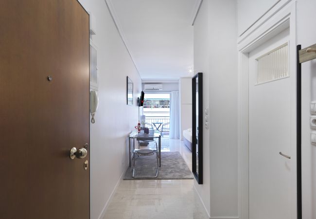 Studio in Athens - Bright Spacious Studio at a Strategic Location!  Studio in Athens - Bright Spacious Studio at a Strategic Location!