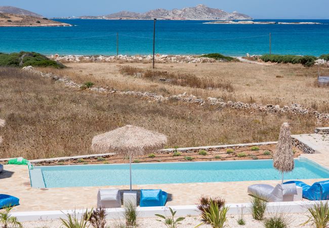 Villa in Xifara - Funky holiday villa with pool, next to the beach Villa in Xifara - Funky holiday villa with pool, next to the beach