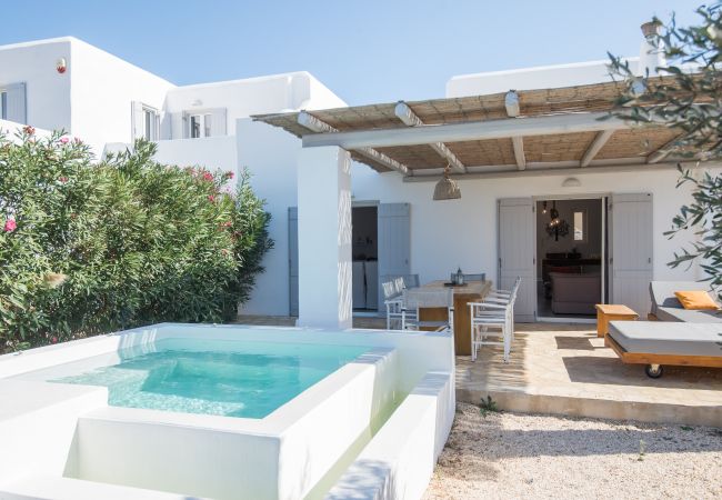 Villa in Xifara - Funky holiday villa with pool, next to the beach Villa in Xifara - Funky holiday villa with pool, next to the beach