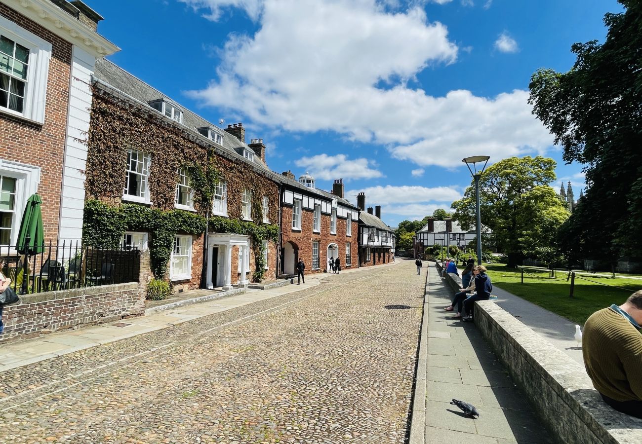 Apartment in Exeter - Cathedral View - Exclusive on Cathedral Green
