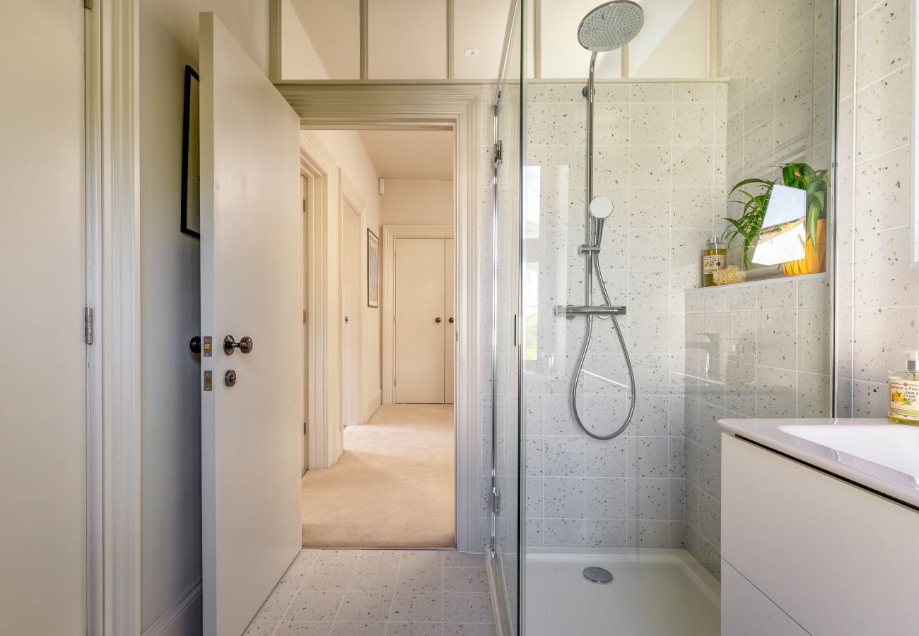 House in Kingswear - Two Guns - Stylish town house with stunning views