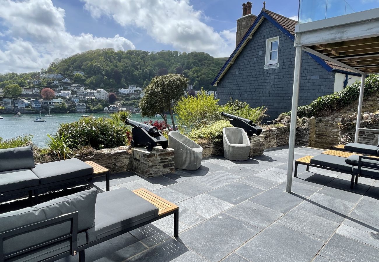 House in Kingswear - Two Guns - Stylish town house with stunning views