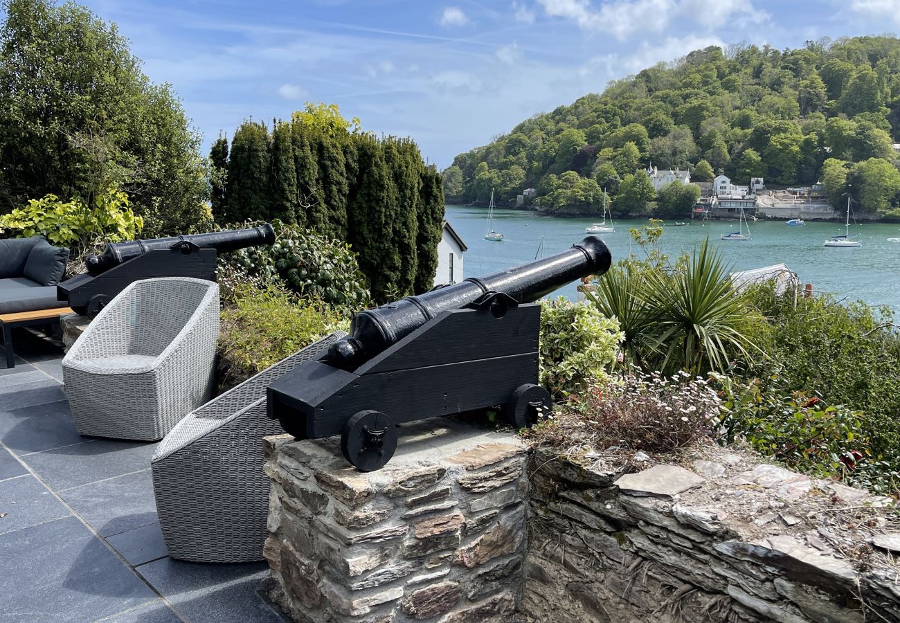 House in Kingswear - Two Guns - Stylish town house with stunning views