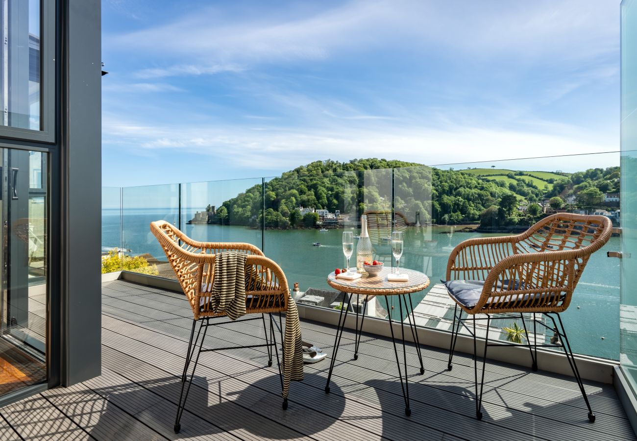 House in Kingswear - Two Guns - Stylish town house with stunning views
