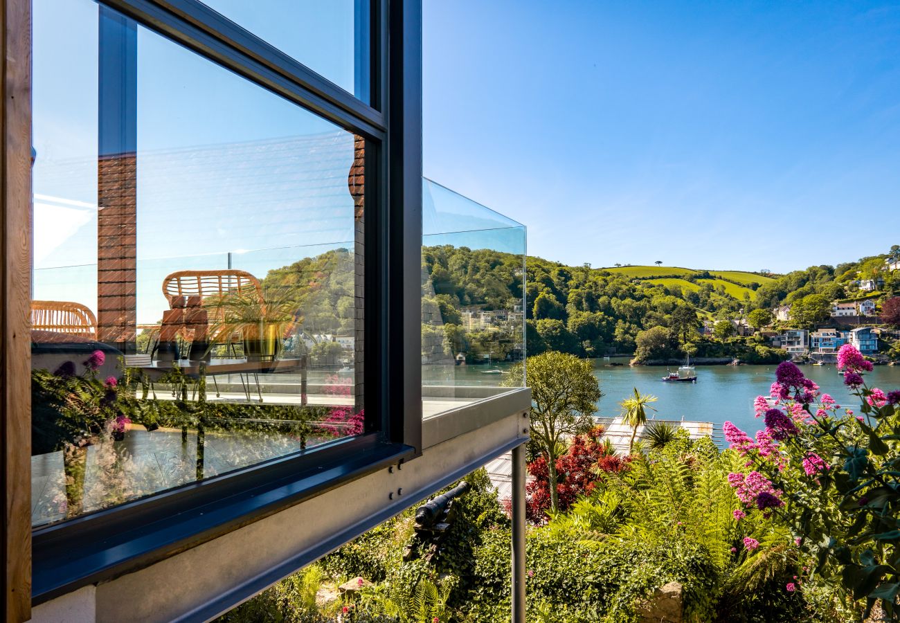 House in Kingswear - Two Guns - Stylish town house with stunning views