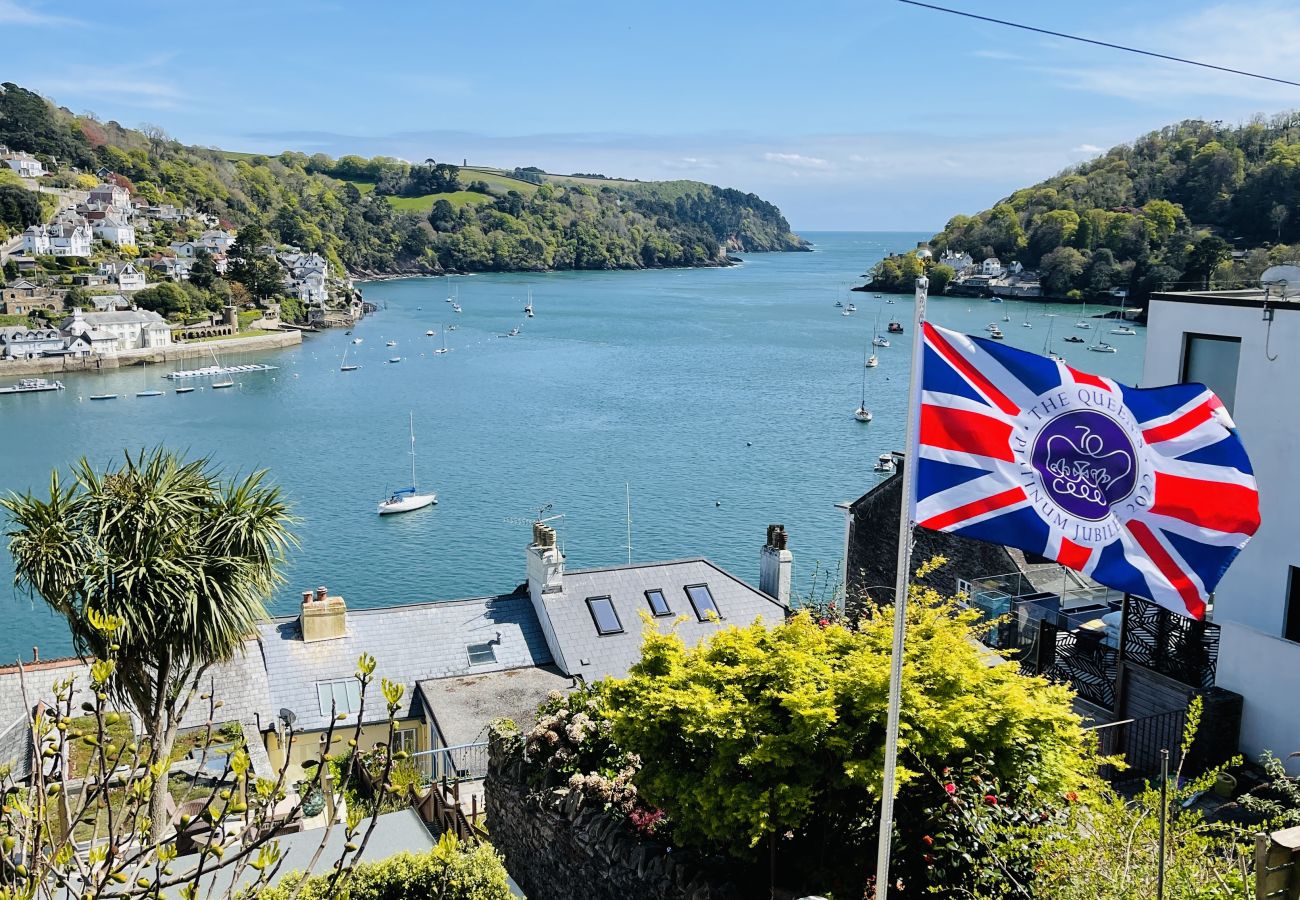 House in Kingswear - Two Guns - Stylish town house with stunning views