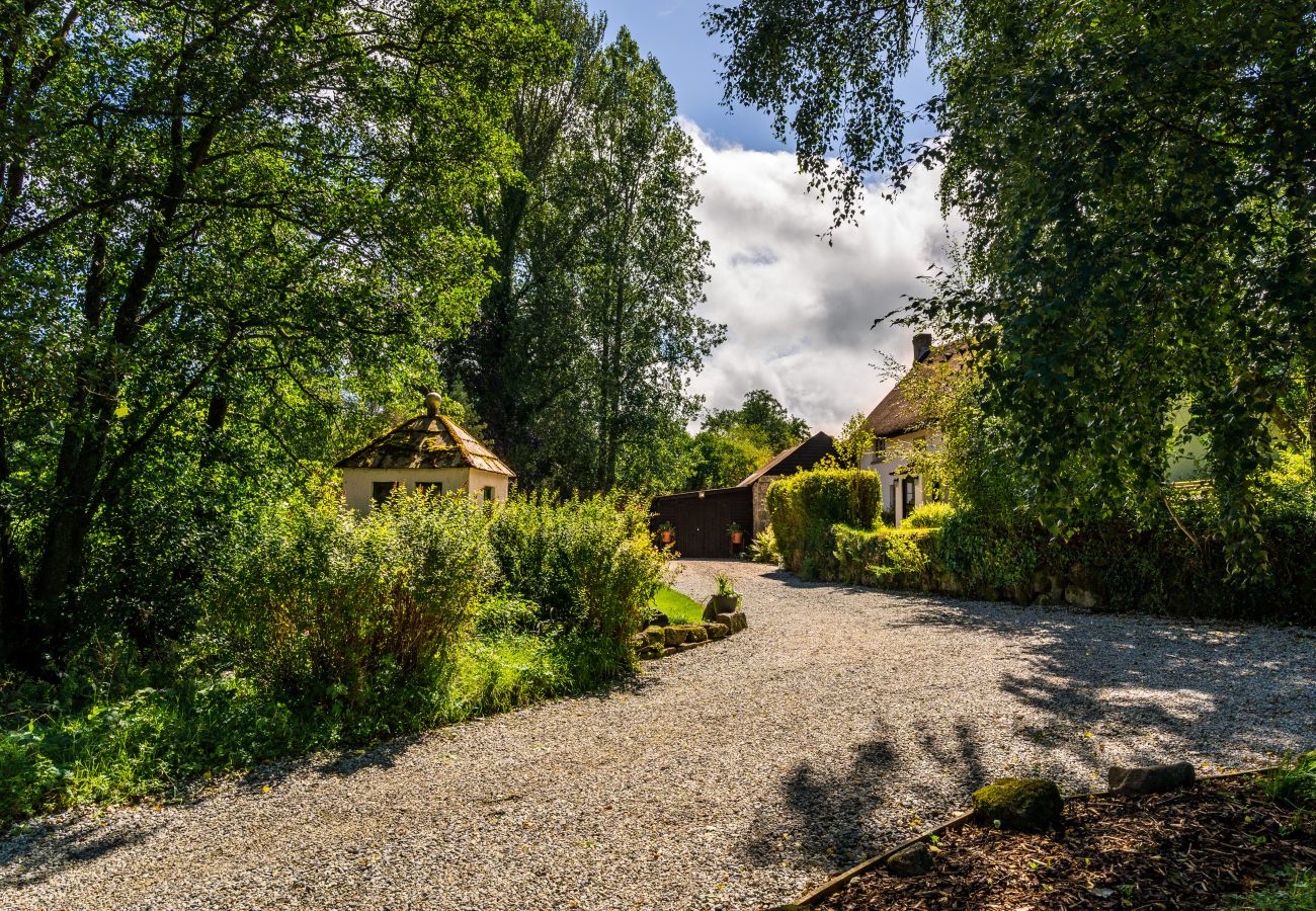 Cottage in Chagford - Weeke Brook - A 'quintessential' thatched cottage