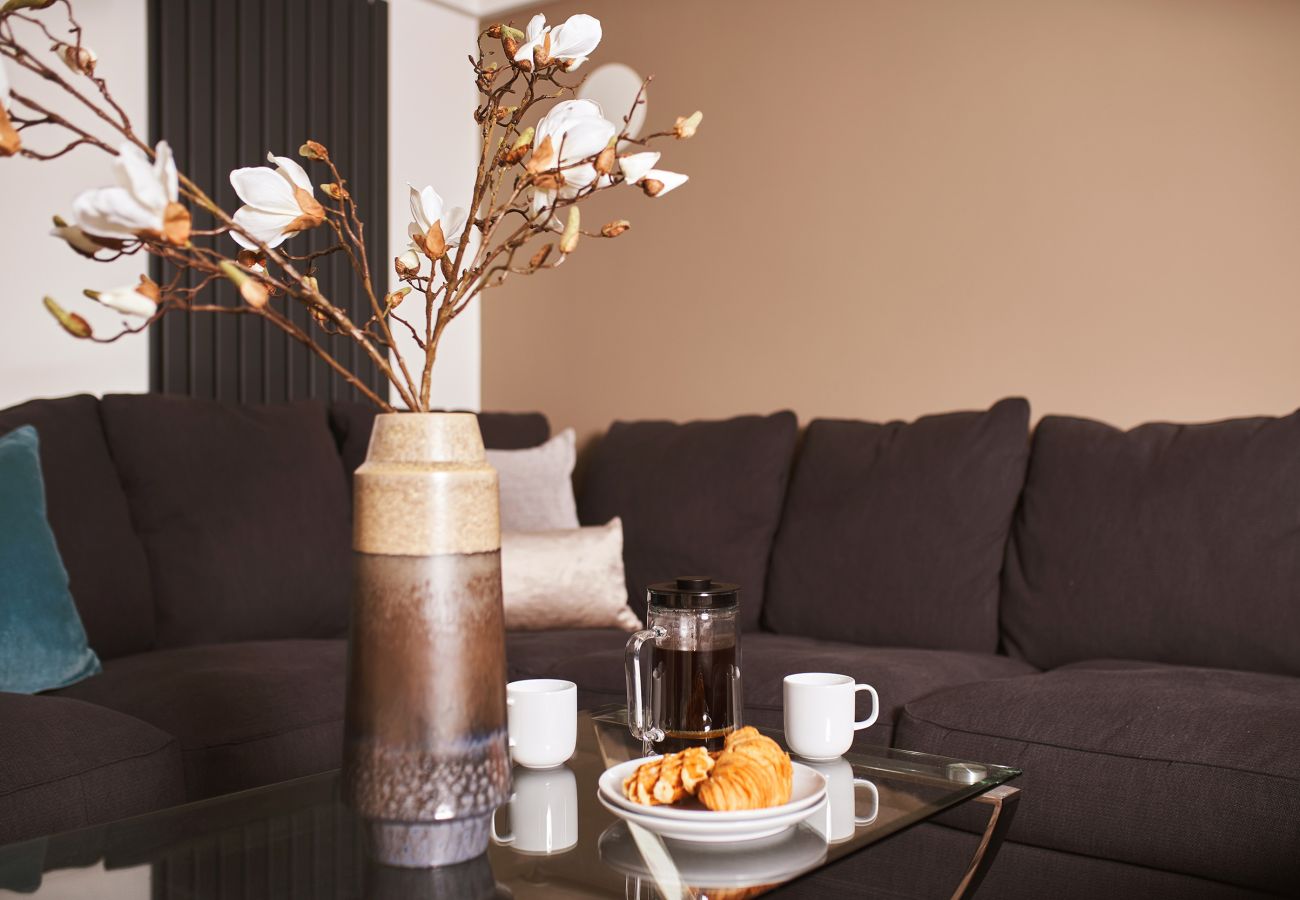 Apartment in Torquay - The Moorings - On Harbour with hot tub