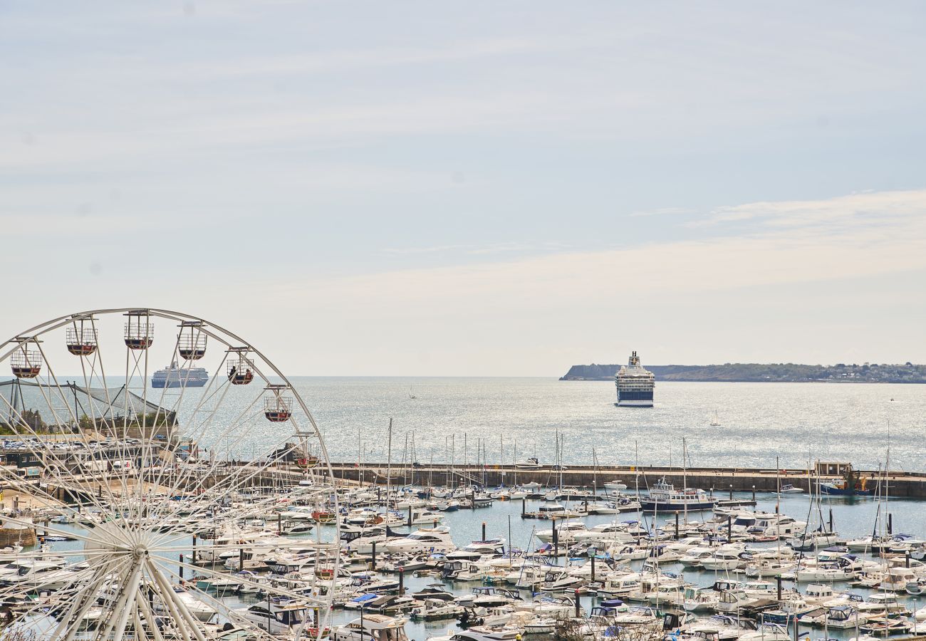 Apartment in Torquay - The Moorings - On Harbour with hot tub