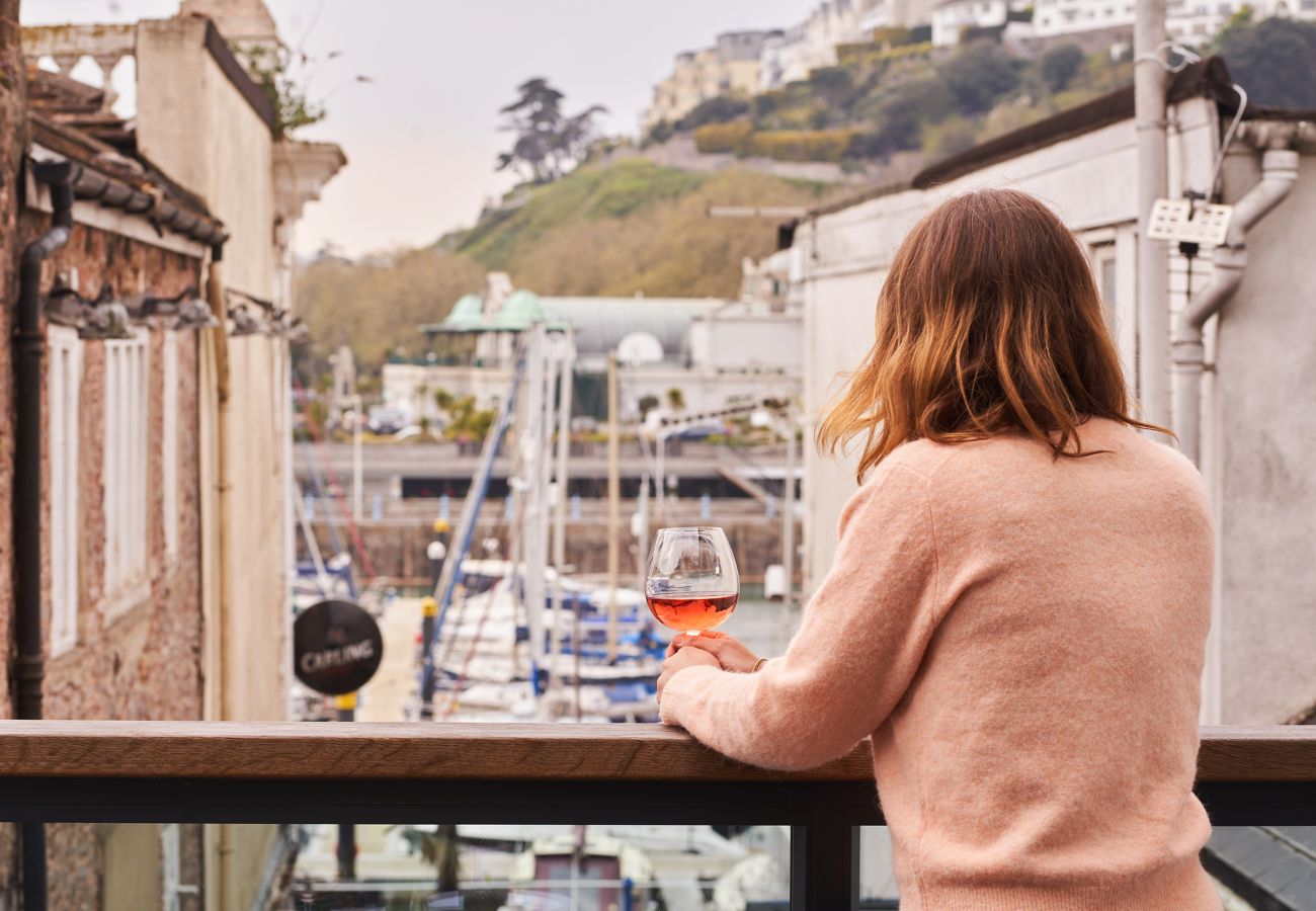 Apartment in Torquay - Harbour Breeze - on Harbour with hot tub