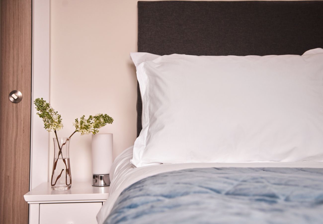 Apartment in Torquay - Harbour Breeze - on Harbour with hot tub