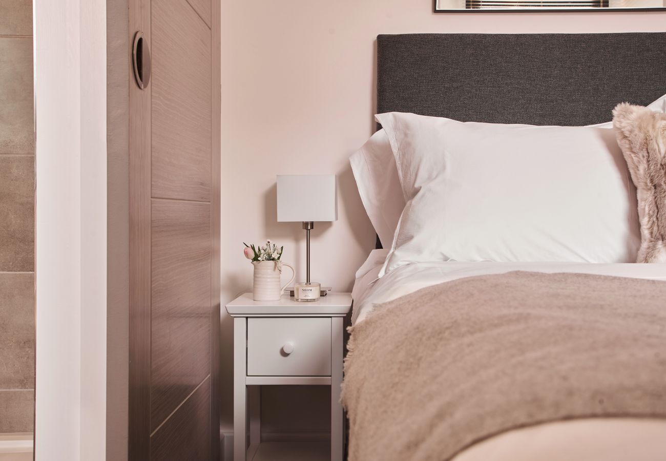 Apartment in Torquay - Harbour Breeze - on Harbour with hot tub