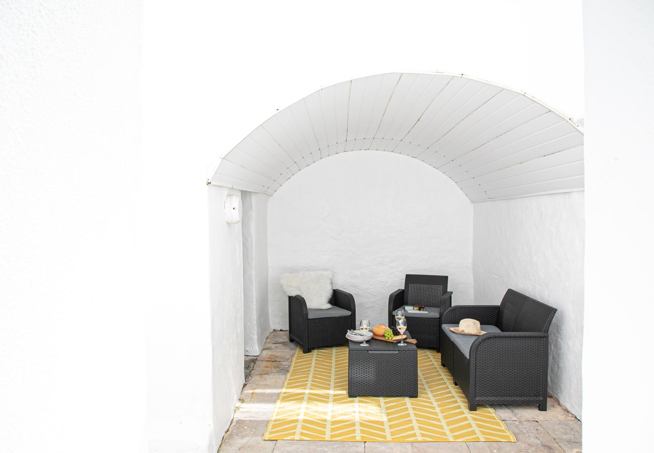 Apartment in Torquay - Sovereign House - Chic and near Harbour, parking