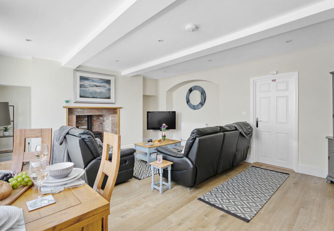 Apartment in Torquay - Sovereign House - Chic and near Harbour, parking