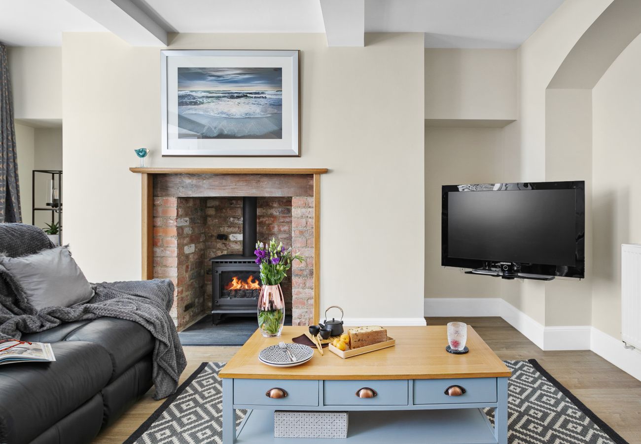 Apartment in Torquay - Sovereign House - Chic and near Harbour, parking