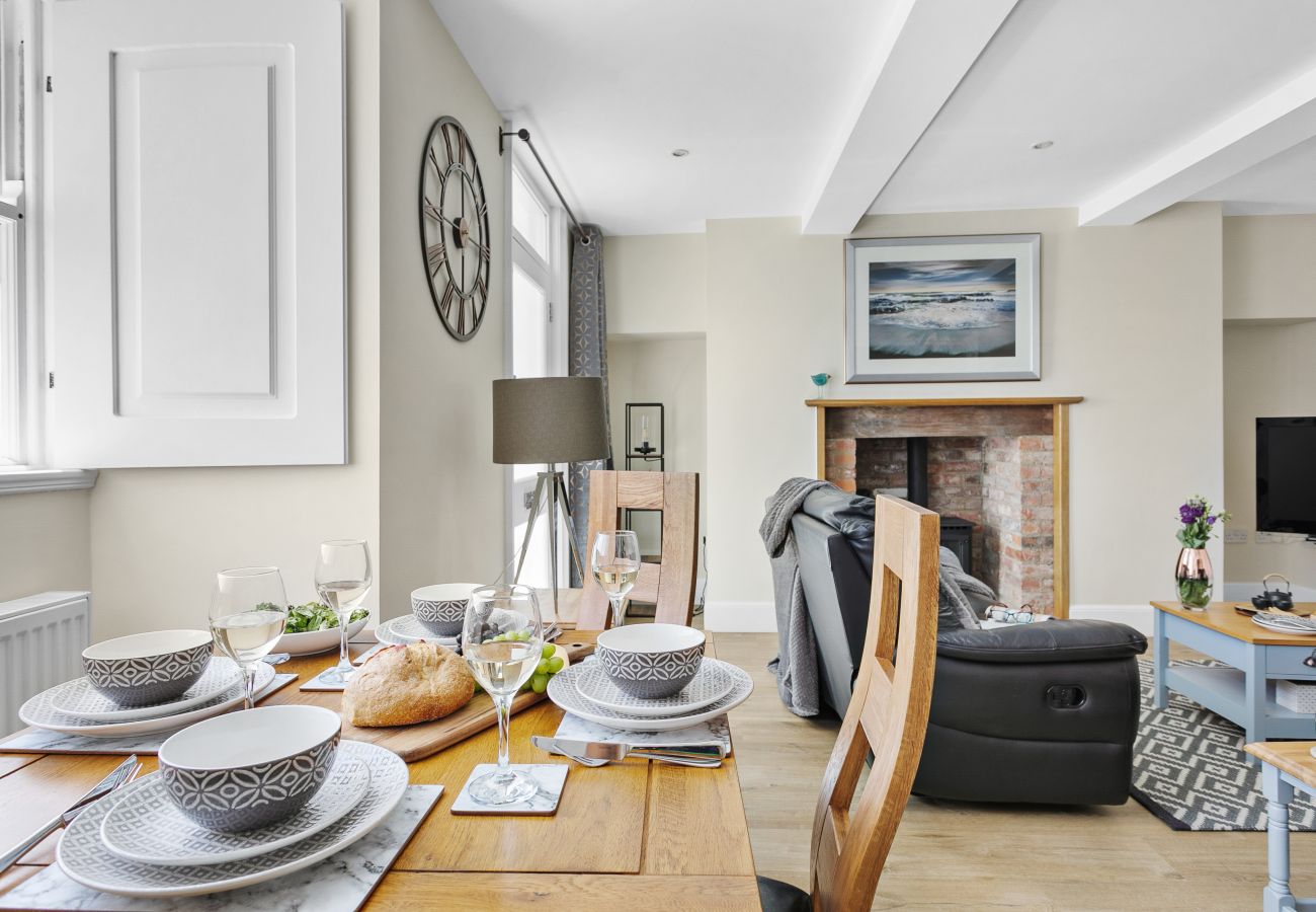 Apartment in Torquay - Sovereign House - Chic and near Harbour, parking