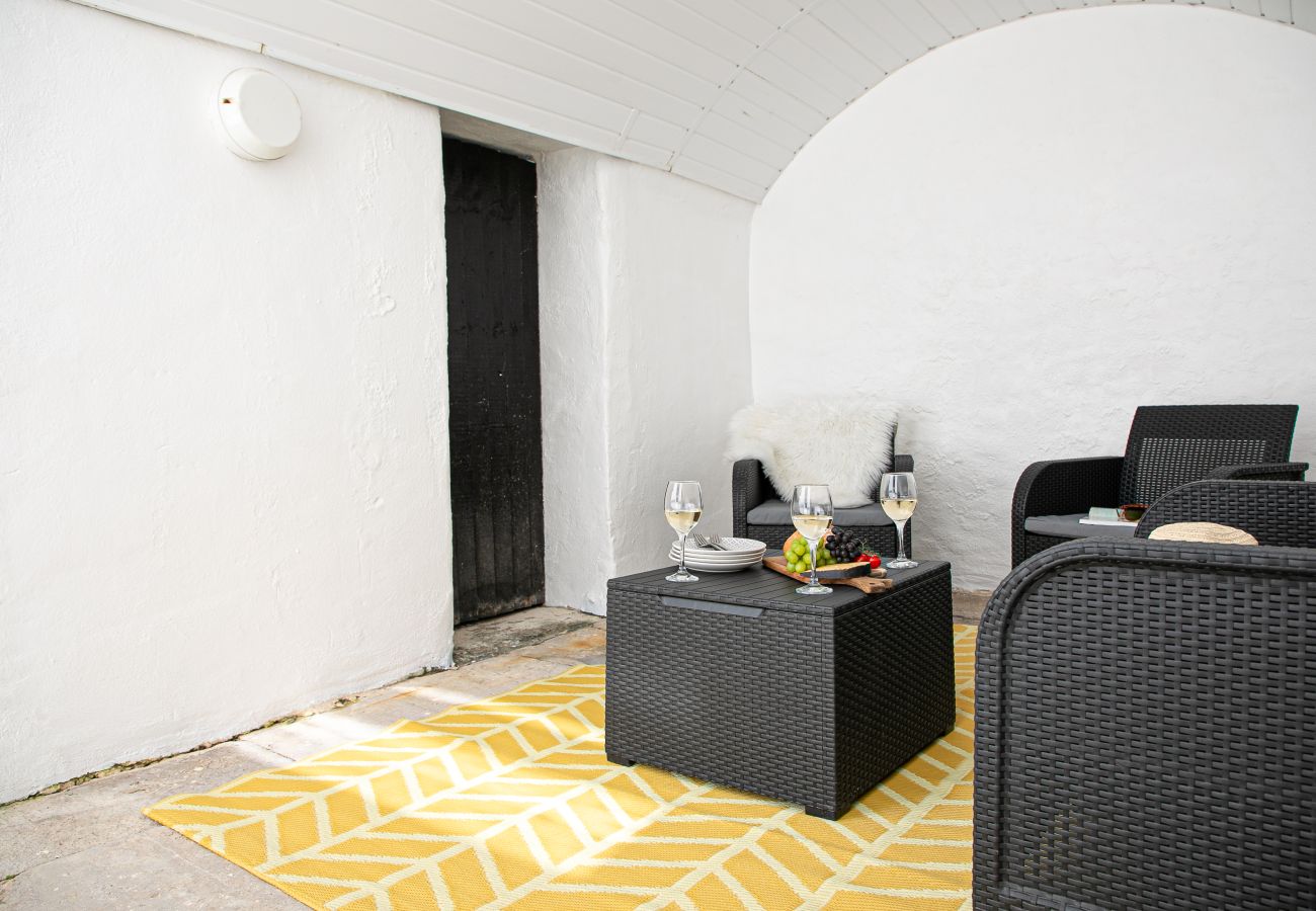 Apartment in Torquay - Sovereign House - Chic and near Harbour, parking