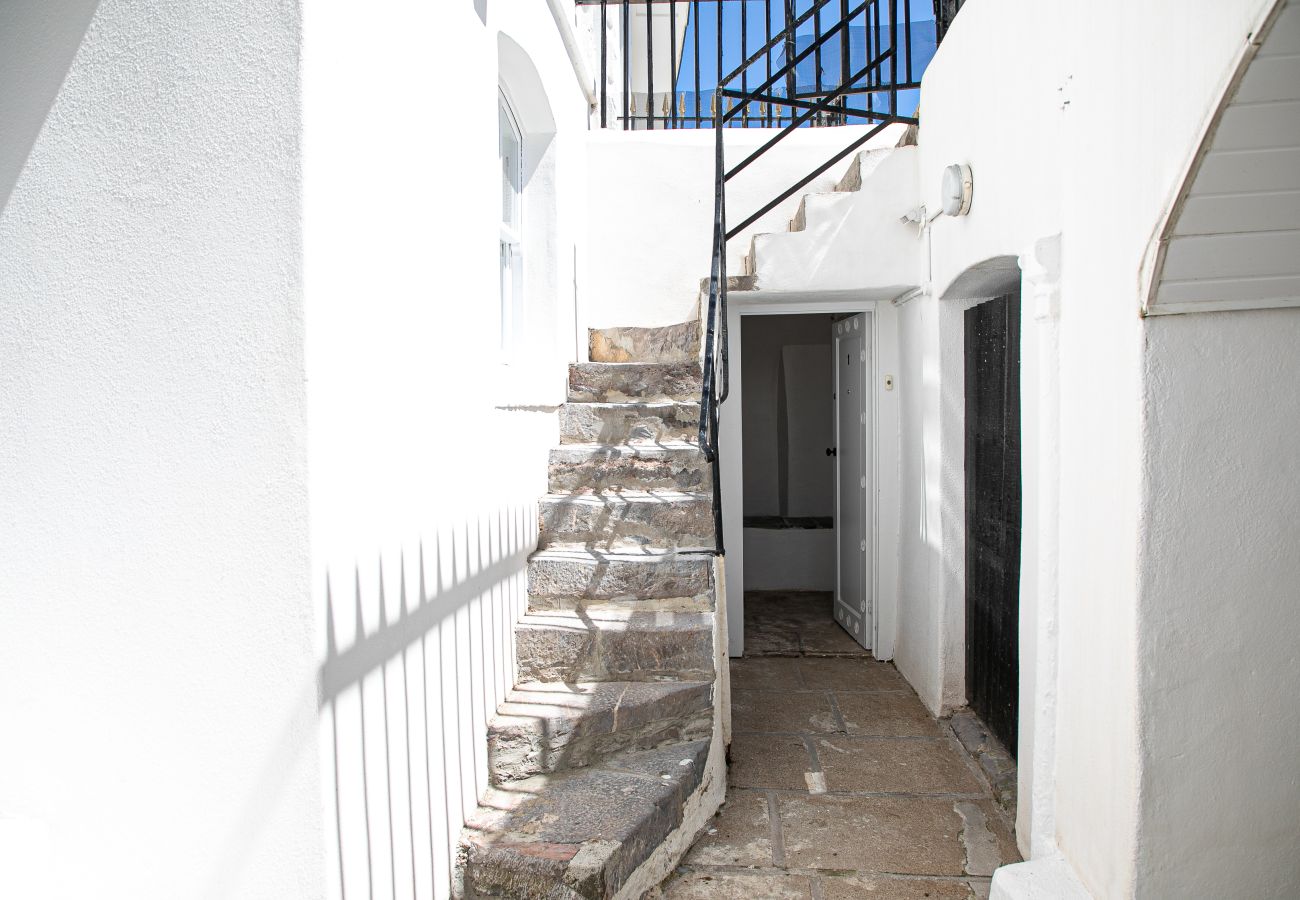Apartment in Torquay - Sovereign House - Chic and near Harbour, parking