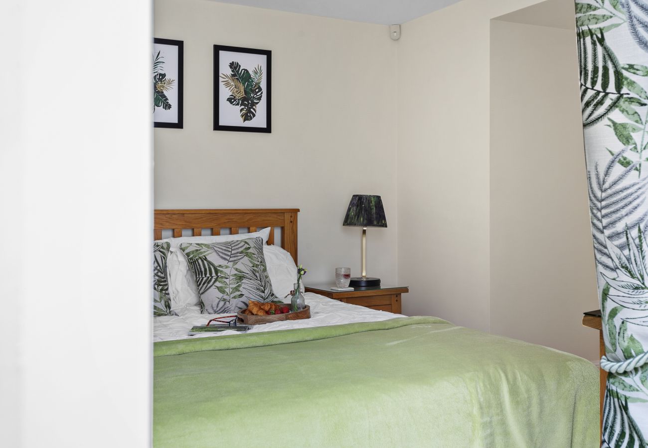 Apartment in Torquay - Sovereign House - Chic and near Harbour, parking