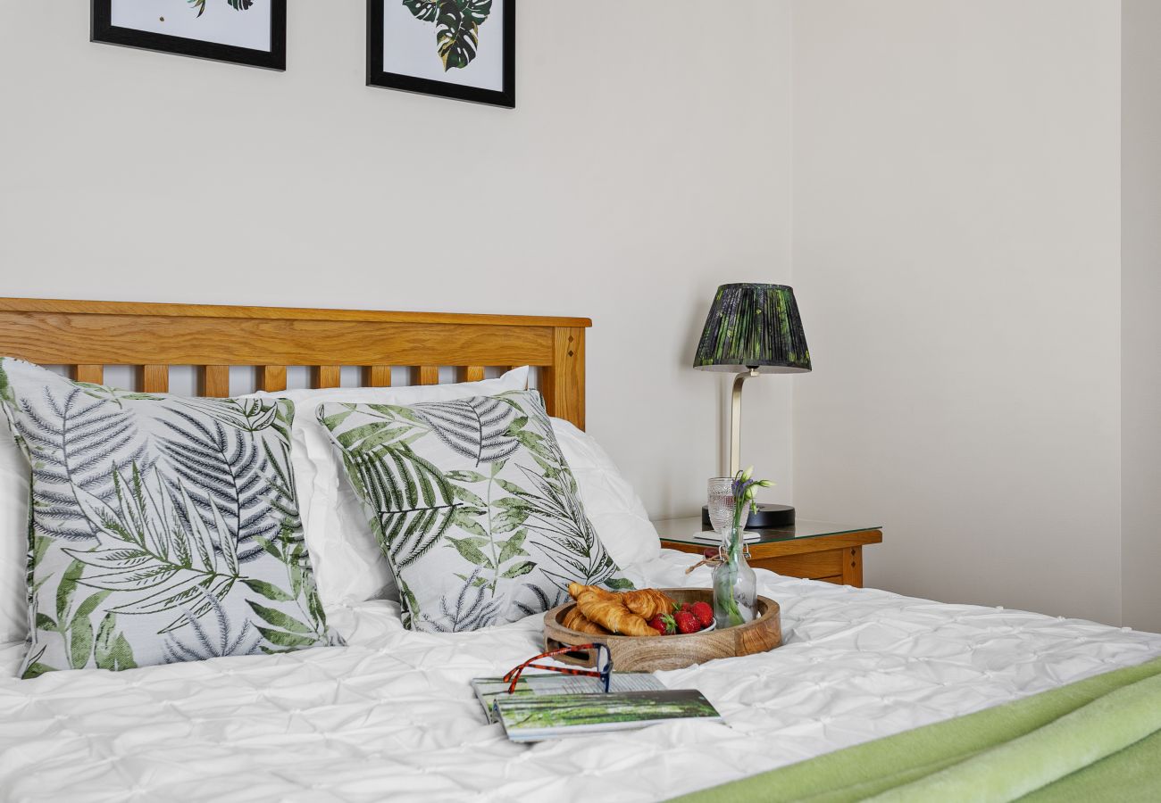 Apartment in Torquay - Sovereign House - Chic and near Harbour, parking