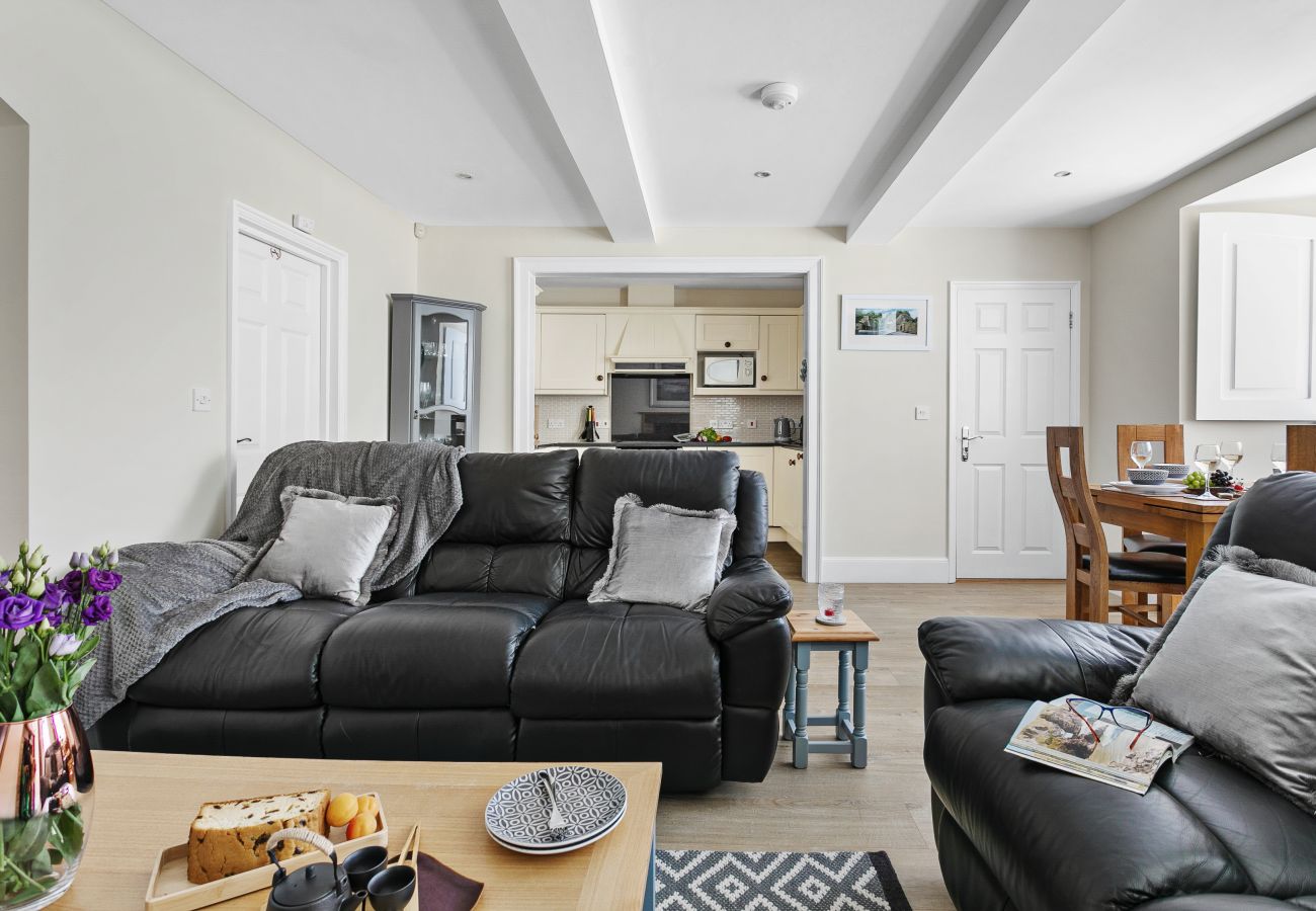 Apartment in Torquay - Sovereign House - Chic and near Harbour, parking