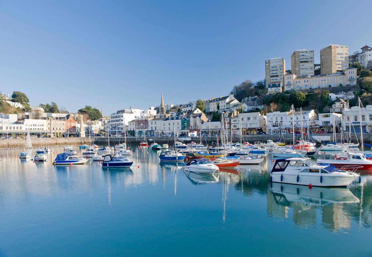 Apartment in Torquay - Sovereign House - Chic and near Harbour, parking