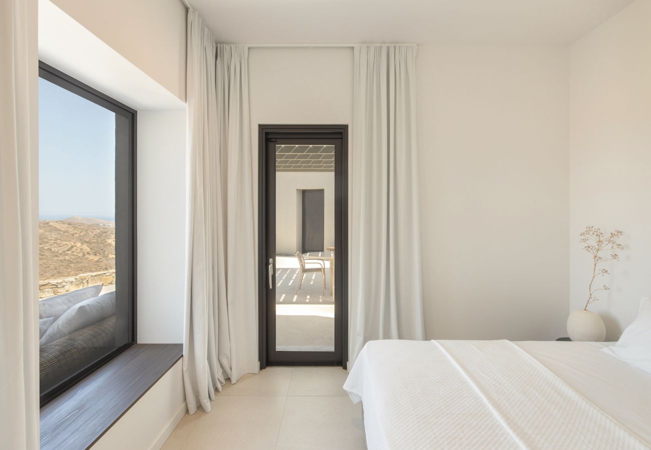 Villa in Kostos - Stunning High-End Beauty with Bird’s Eye Vistas.