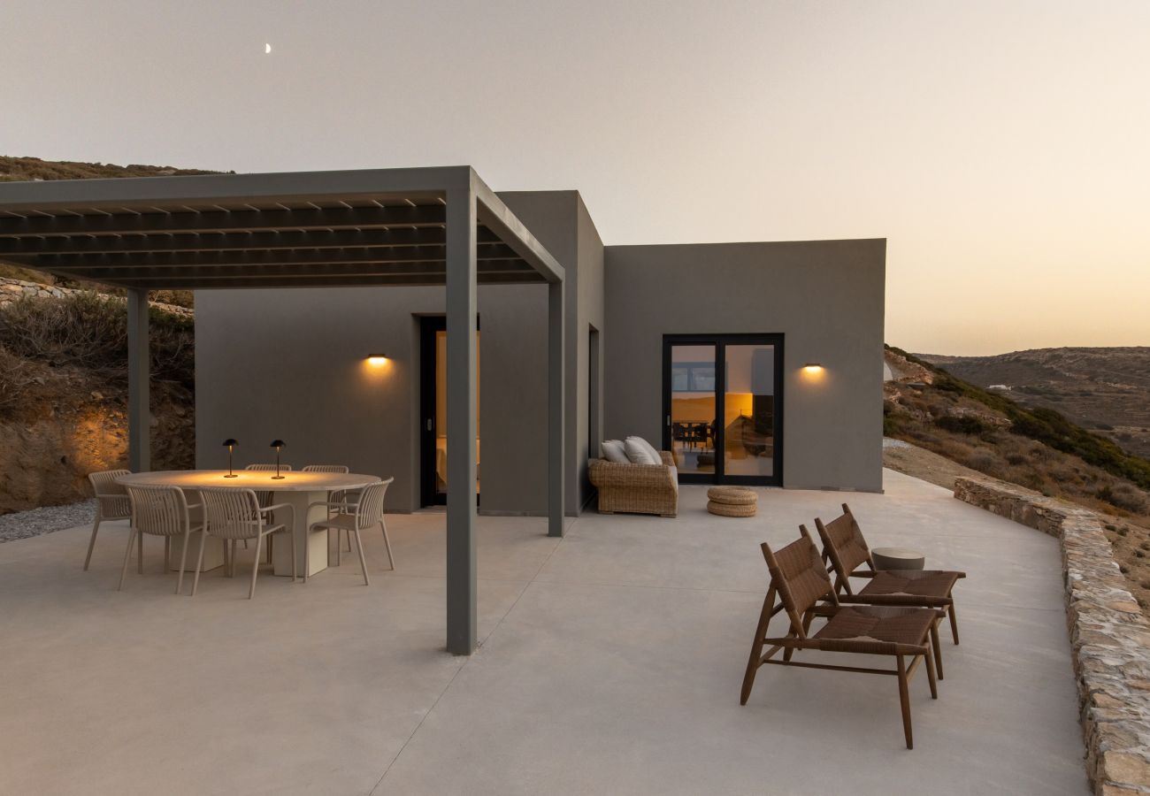 Villa in Kostos - Stunning High-End Beauty with Bird’s Eye Vistas.