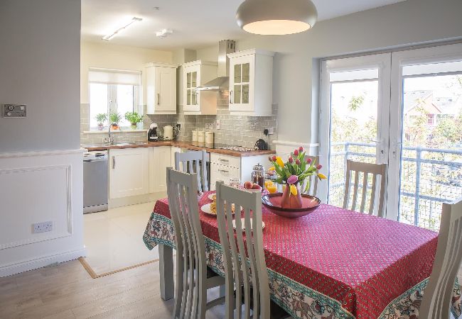 Apartment in Clifden - Pink Blossom Townhouse Chic apt Apartment in Clifden - Pink Blossom Townhouse Chic apt