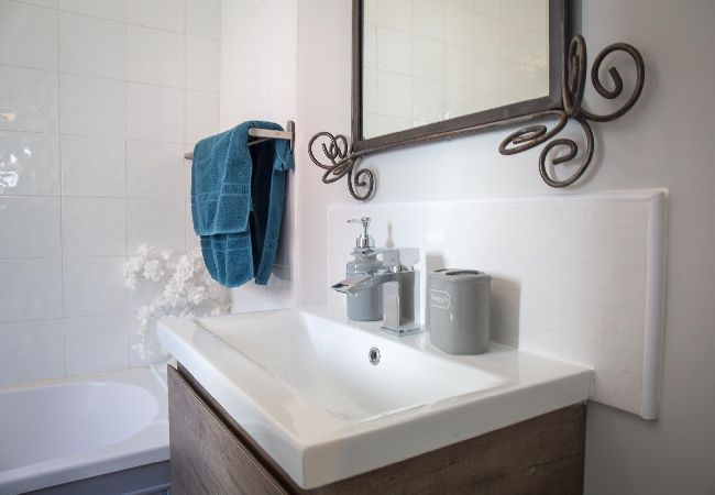 Apartment in Clifden - Pink Blossom Townhouse Chic apt Apartment in Clifden - Pink Blossom Townhouse Chic apt