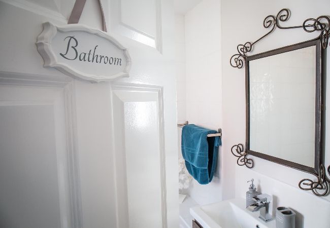 Apartment in Clifden - Pink Blossom Townhouse Chic apt Apartment in Clifden - Pink Blossom Townhouse Chic apt