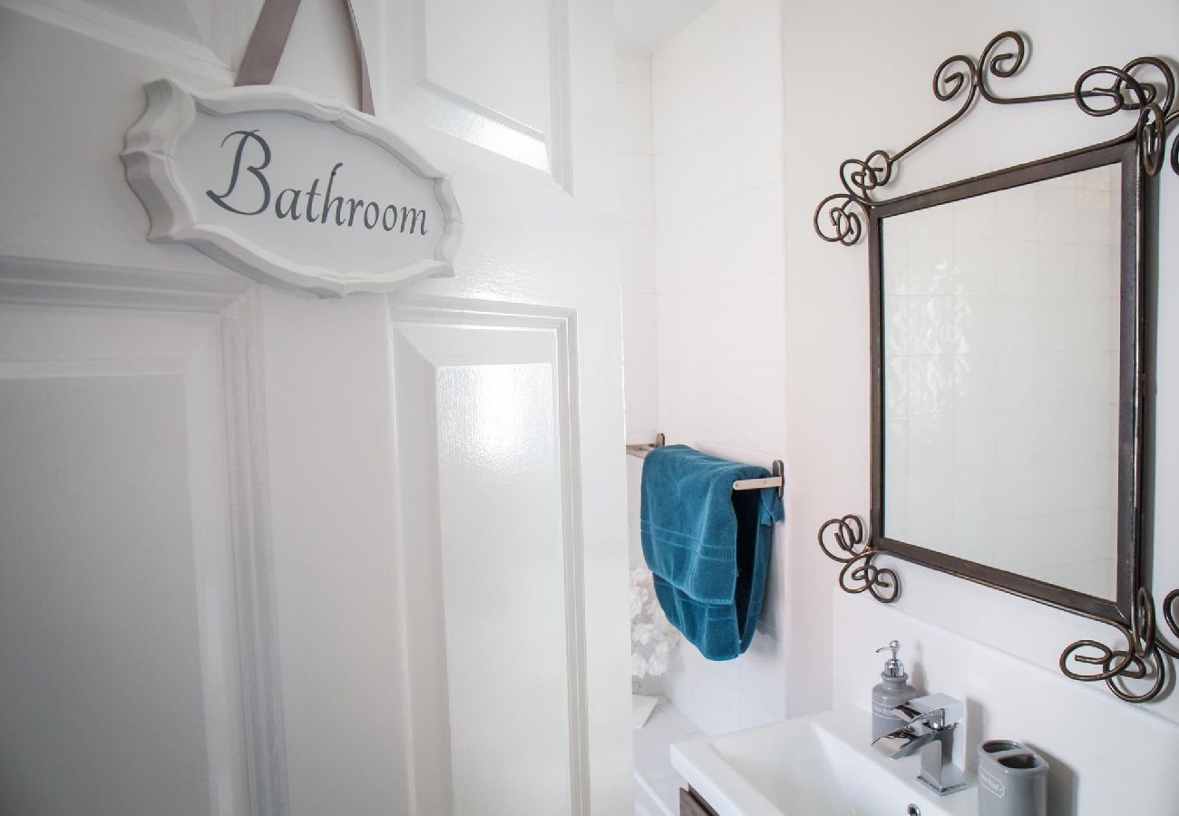 Apartment in Clifden - Connemara Lettings Townhouse Chic apt