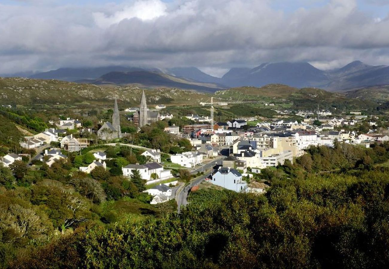 Apartment in Clifden - Connemara Lettings Townhouse Chic apt