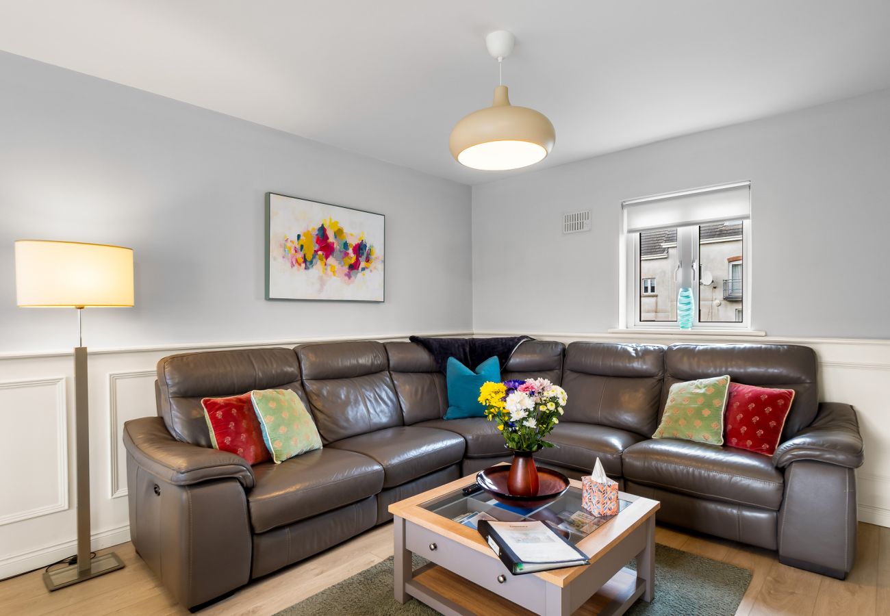 Apartment in Clifden - Pink Blossom Townhouse Chic apt