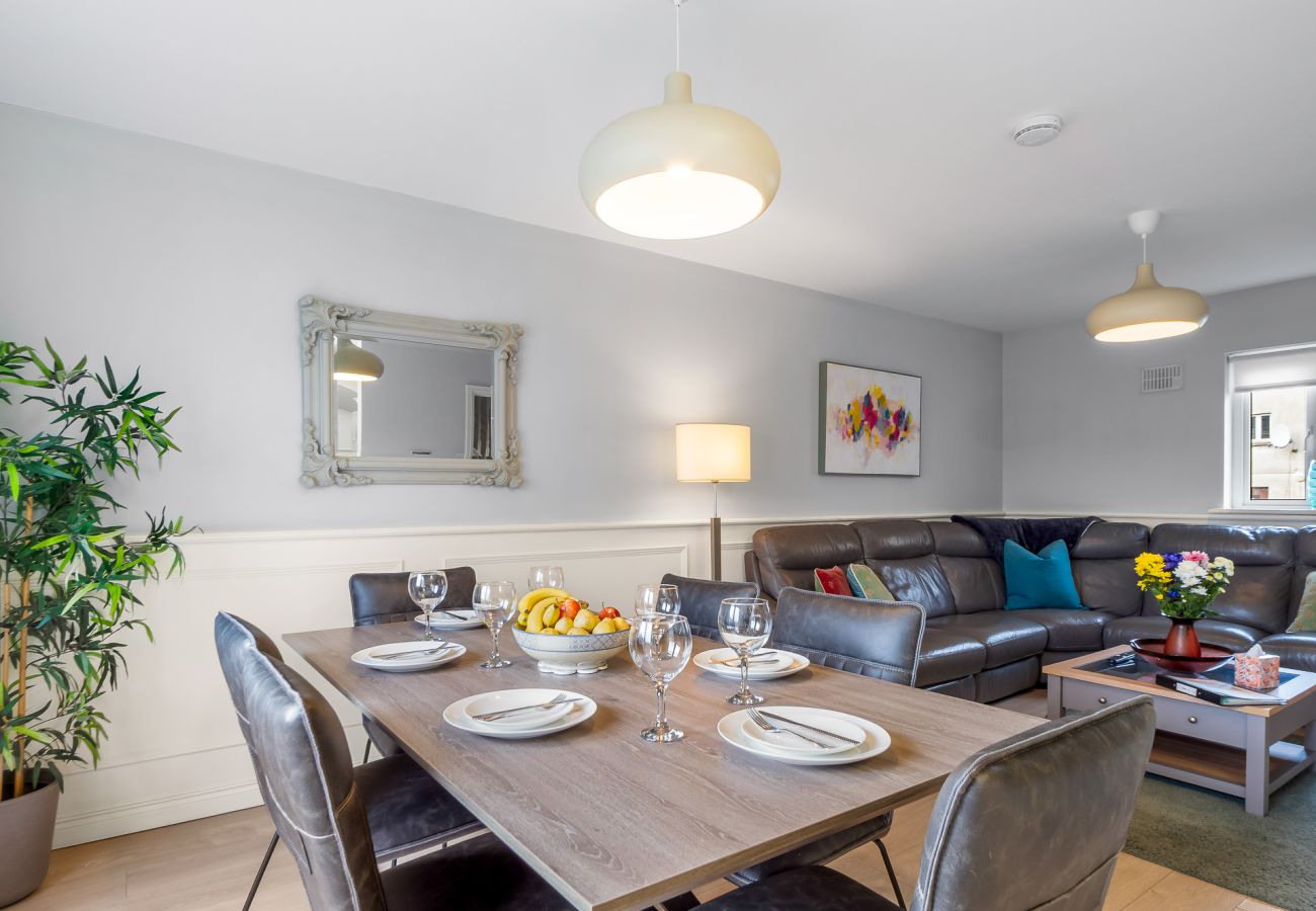 Apartment in Clifden - Pink Blossom Townhouse Chic apt