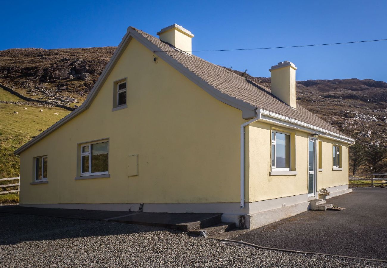 House in Renvyle - Lough Fee, Renvyle fantastic views on offer