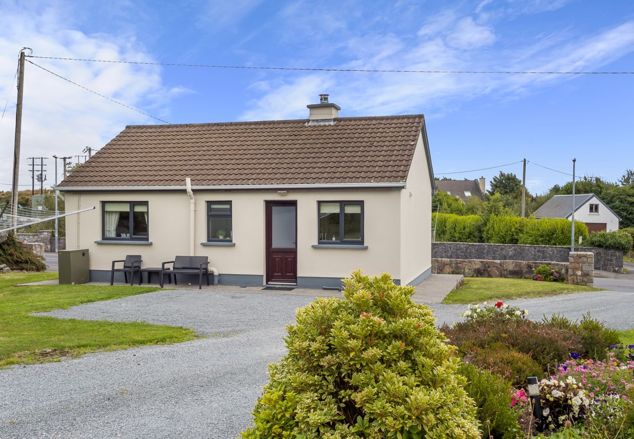 Cottage in Spiddal - Spiddal Cottage splendid base to tour the west