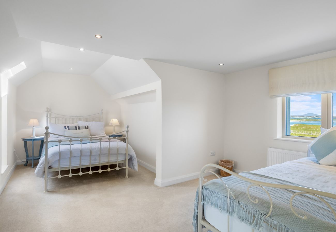 House in Ballyconneely - Beach House Mannin offering breathtaking views