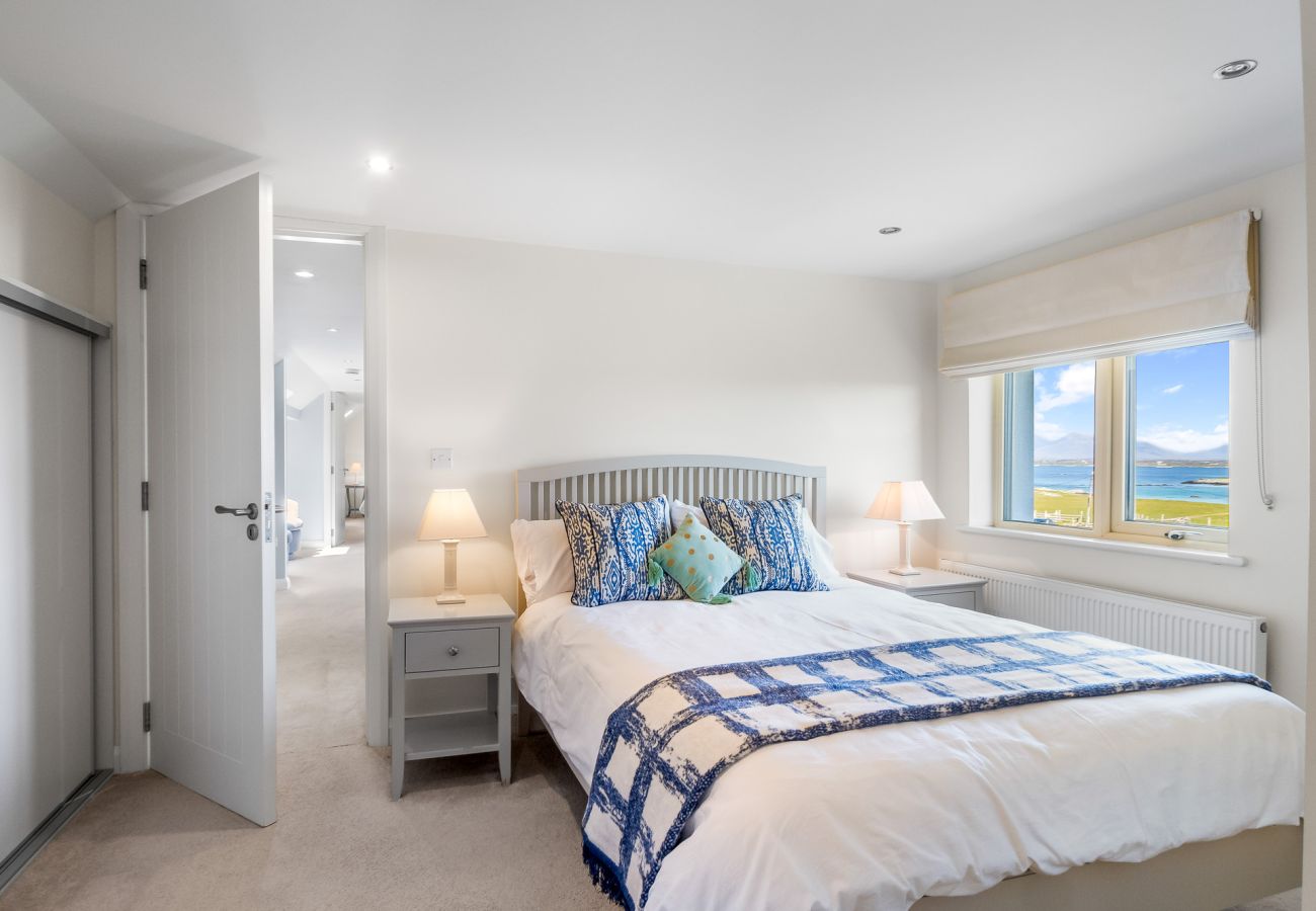 House in Ballyconneely - Beach House Mannin offering breathtaking views