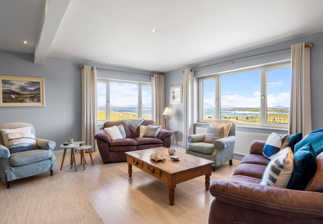 House in Ballyconneely - Beach House Mannin offering breathtaking views