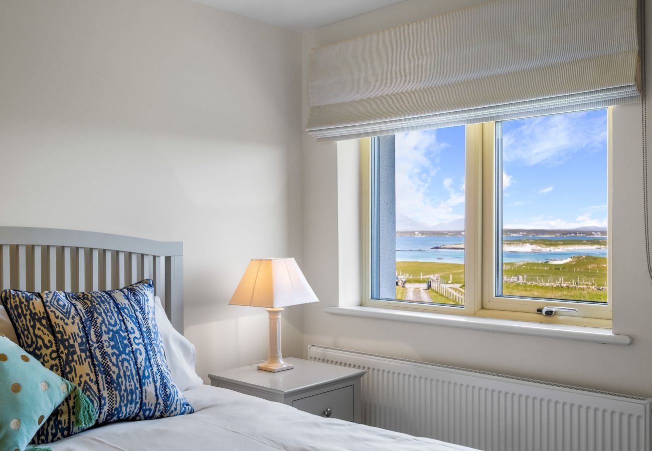 House in Ballyconneely - Beach House Mannin offering breathtaking views