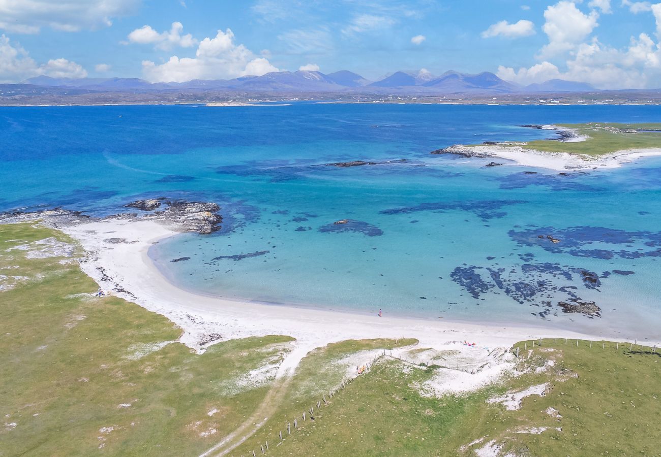 House in Ballyconneely - Beach House Mannin offering breathtaking views