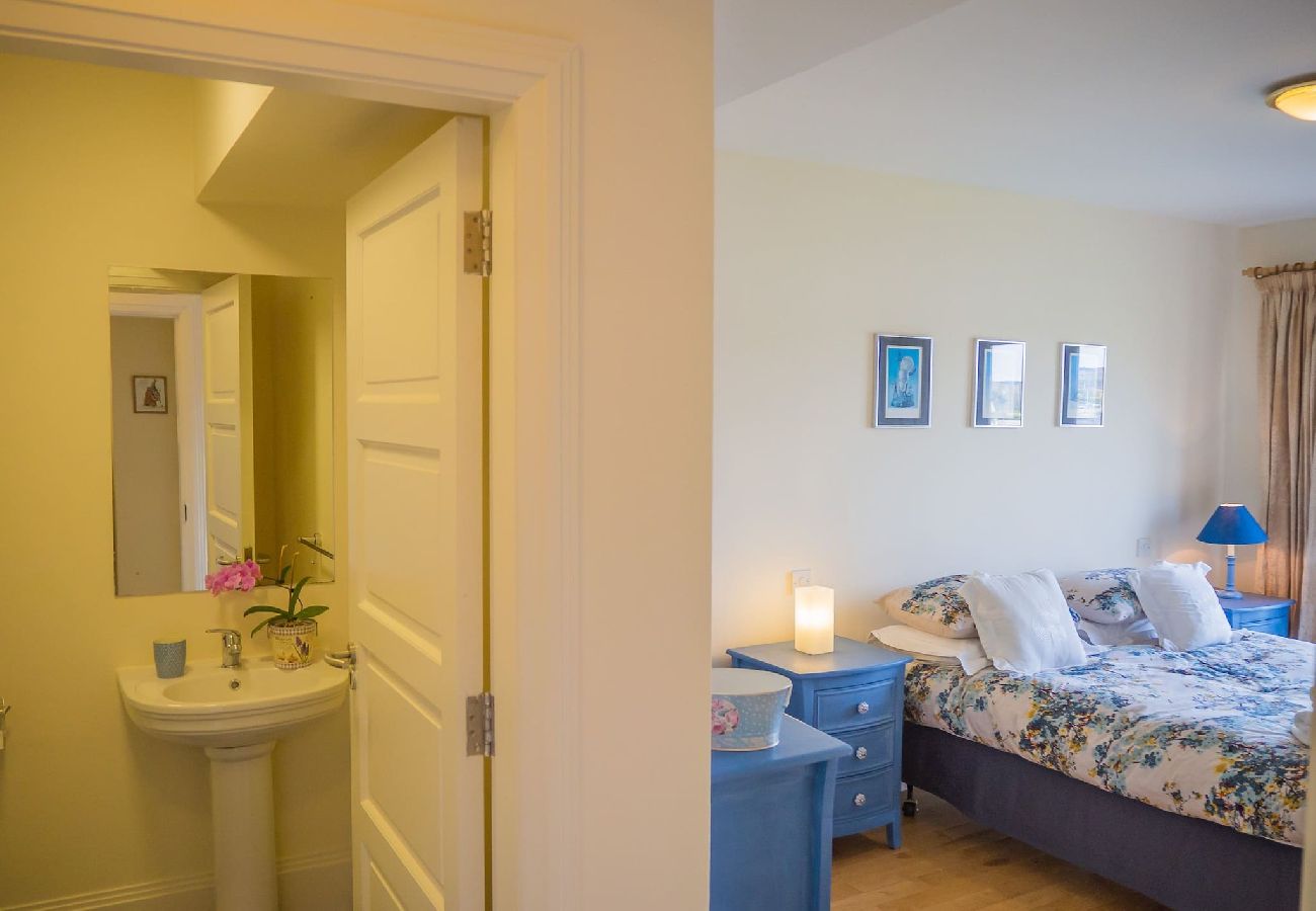 Apartment in Clifden - Helen's Hideaway is a quiet and idyllic spot