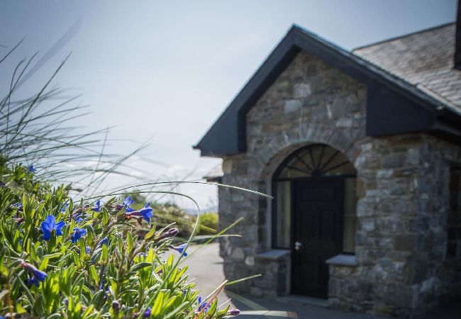 House in Clifden - Once Upon a Tide has magnificent sea views House in Clifden - Once Upon a Tide has magnificent sea views