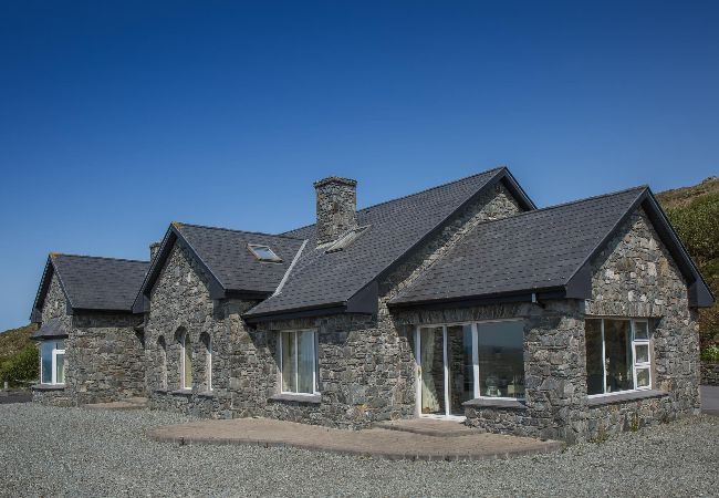 House in Clifden - Once Upon a Tide has magnificent sea views House in Clifden - Once Upon a Tide has magnificent sea views