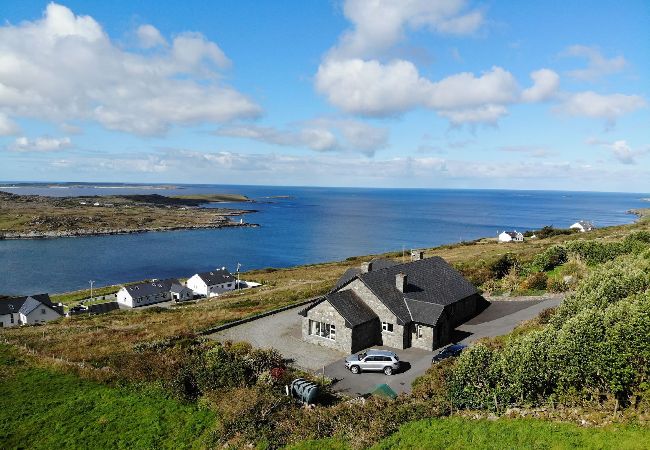House in Clifden - Once Upon a Tide has magnificent sea views House in Clifden - Once Upon a Tide has magnificent sea views