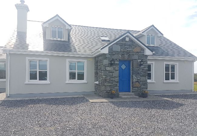 House in Clifden - Hillside House Set in a quiet & idyllic spot along the famous Bog Road House in Clifden - Hillside House Set in a quiet & idyllic spot along the famous Bog Road
