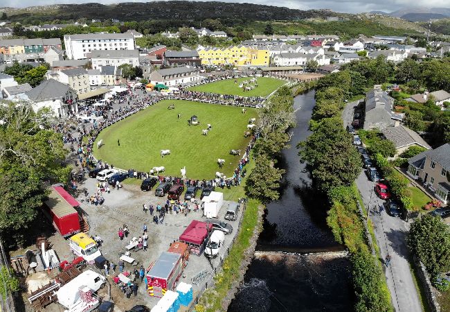 House in Clifden - Hillside House Set in a quiet & idyllic spot along the famous Bog Road House in Clifden - Hillside House Set in a quiet & idyllic spot along the famous Bog Road