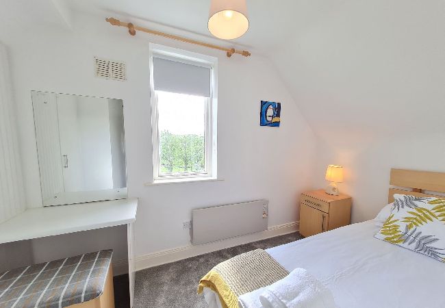 House in Clifden - 68 Clifden Glen ideal base to explore Connemara. House in Clifden - 68 Clifden Glen ideal base to explore Connemara.